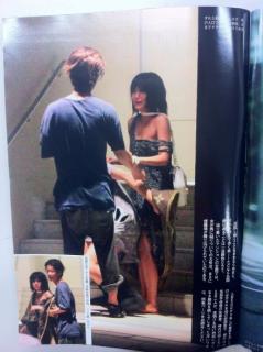 0191 - 239 x 320 [14KB]
���z�\�ԂŁAAKB48�̑哇�D�q�A����y���ƂƂ��ɍ�������Ƃ̍��R���ɎQ���B���̍��R���I����A�D����Ԃ̑O�c�́A�����Ɂg���P�l�������h�������`�Ń^�N�V�[�ɏ�荞�݁A����܂ő���͂���ꂽ�Ƃ����B���ʂɂ́A���������P�l�������������ۂɂ��K���ۏo���ɂ�