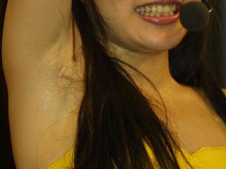 0169 - 320 x 240 [10KB]
�����ŁE�E�E