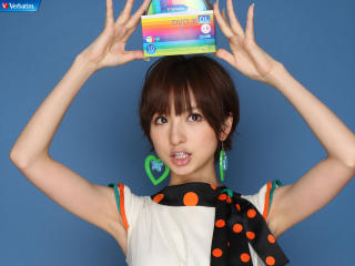 0244 - 320 x 240 [15KB]
�W�������L�Ղ�@�@Verbatim AKB48�̐��W�������L���������@�c�����q