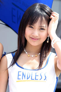 0433 - 212 x 320 [16KB]
���[�X�N�B�[������̕l�c�Ďq�̃��L