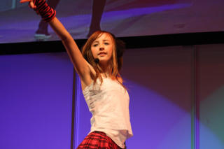 0852 - 320 x 213 [11KB]
�x�b�L�[�E�N���[�G���@��������ɂ��قǂ�����e