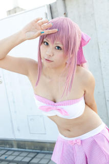 1544 - 213 x 320 [12KB]
���|�[�Y�̎��������L�R�X�v���[���[�@����