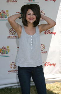 1726 - 208 x 320 [11KB]
Selena Gomez�@�Z���[�i�E�S���X�@�L�����ȉ��ă��L