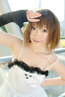 1820 - 213 x 320 [12KB]
�A�q�����̃R�X�v���C���[�@AKA�i�ԁj�̃��L