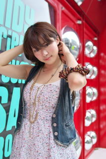 1969 - 214 x 320 [19KB]
�ނ��ނ�ᰃ��L�@���f���@�{�Ԃ���