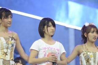 2701 - 320 x 212 [11KB]
�������܃A���[�i���C�u�őO�c�֎q��AKB���Ɣ��\�@������������݂Ȃ݂̃��L�I