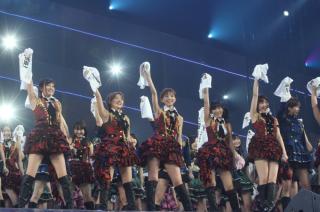 2714 - 320 x 212 [15KB]
AKB48�@�O�c�֎q�A�哇�D�q�A�c�����q�E�E�E���L�L�R���T�[�g