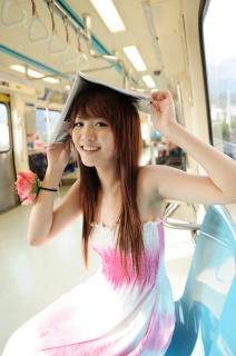 3440 - 212 x 320 [16KB]
���є��l���f��