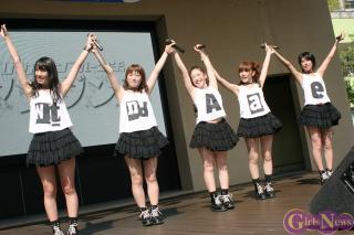 4983 - 320 x 213 [15KB]
�Ђ߃L�����t���[�c�ʁ@���L