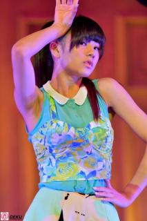 6813 - 213 x 320 [13KB]
Faires�@�ɓ��G�X�� ���L