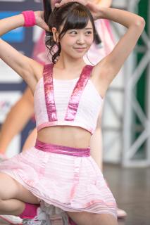 7490 - 213 x 320 [13KB]
�s���N�x�C�r�[�Y�@���L