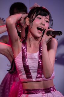 7621 - 213 x 320 [12KB]
�s���N�x�C�r�[�Y�N��D�߁@���L