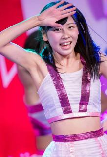 7625 - 219 x 320 [14KB]
�s���N�x�C�r�[�Y�N��D�߁@���L