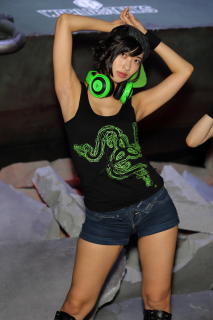 7663 - 213 x 320 [13KB]
���[�X�N�C�[���̃��L