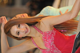 8243 - 320 x 213 [13KB]
���ʁ@�L�����M�����A���[�X�N�C�[���̃��L���e�t�F�`