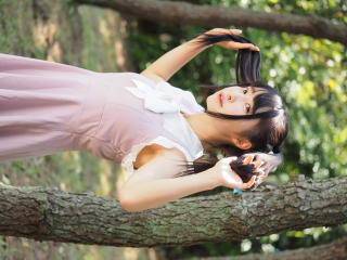 8419 - 320 x 240 [18KB]
�L�����M�����A���[�X�N�C�[���̃��L���e�t�F�`�@armpit