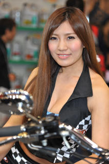 8538 - 213 x 320 [17KB]
���ʁ@�L�����M�����A���[�X�N�C�[���̃��L���e�t�F�`�@armpit