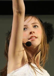 9354 - 226 x 320 [13KB]
Beckii Cruel�x�b�L�[�E�N���[�G���@���L