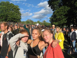 9966 - 320 x 240 [22KB]
�f�l�O�l���L�E�킫�E���E�e